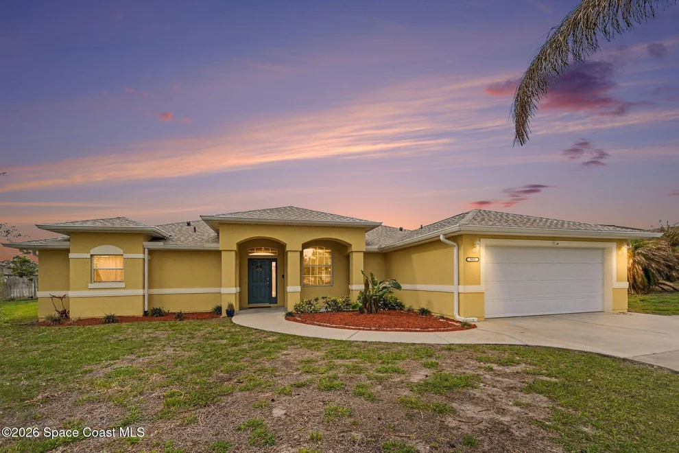 Unit for sale at 992 Coquina Street SE, Palm Bay, FL 32909