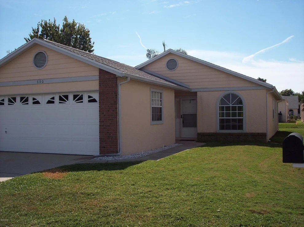 Unit for sale at 880 Cross Lake Drive, Melbourne, FL 32901