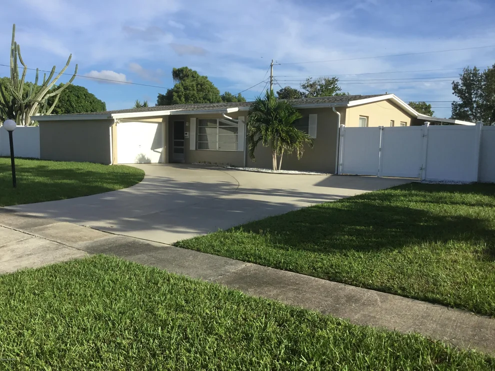 Unit for sale at 1675 Pontiac Circle S, Melbourne, FL 32935