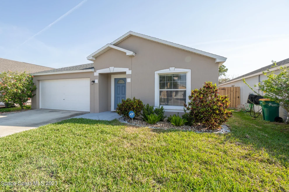 Unit for sale at 790 Wickham Lakes Drive, Melbourne, FL 32940
