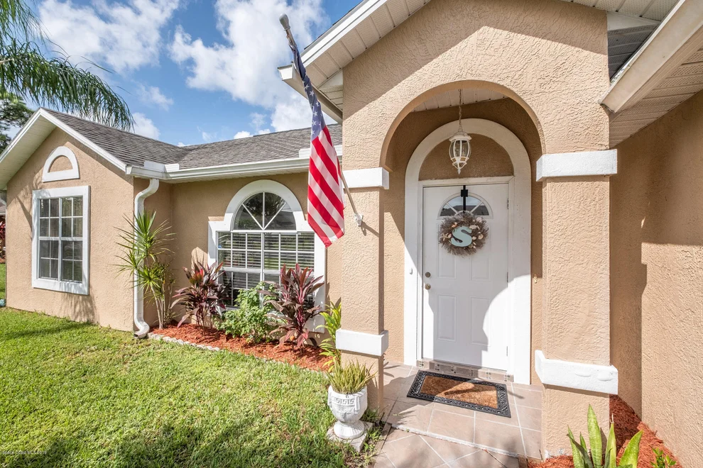 Unit for sale at 160 Airview Avenue NE, Palm Bay, FL 32907