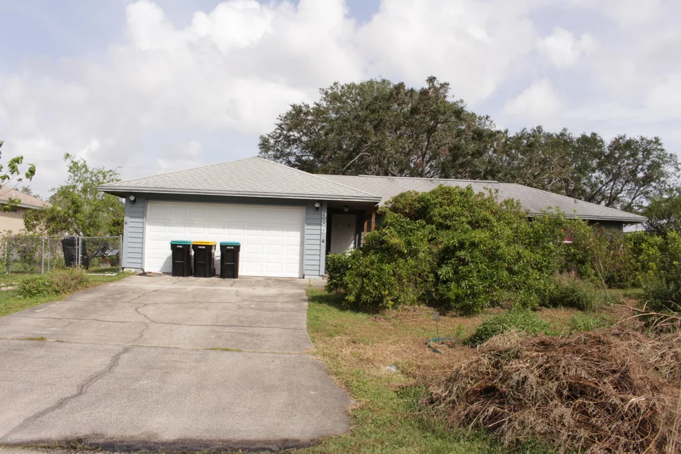 Unit for sale at 985 Dupont Street NE, Palm Bay, FL 32907