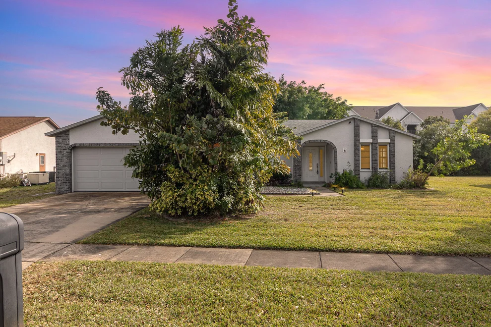 Unit for sale at 137 Cinnamon Lake Circle, Melbourne, FL 32901