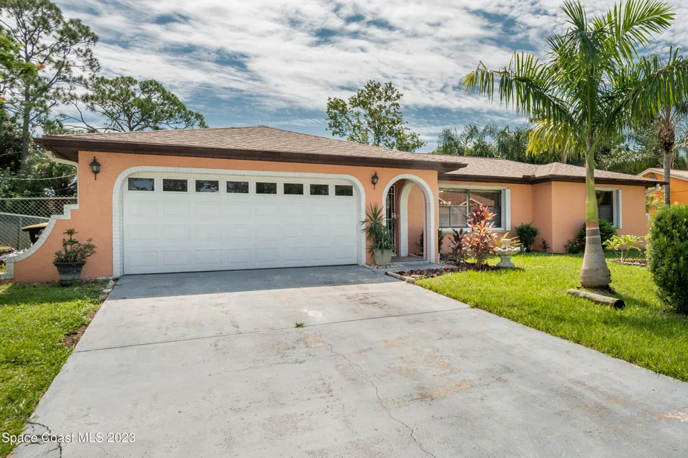 Unit for sale at 887 Highland Avenue NW, Palm Bay, FL 32907