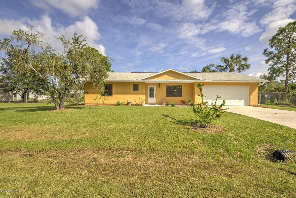 Unit for sale at 435 NW Cremona Avenue NW, Palm Bay, FL 32907