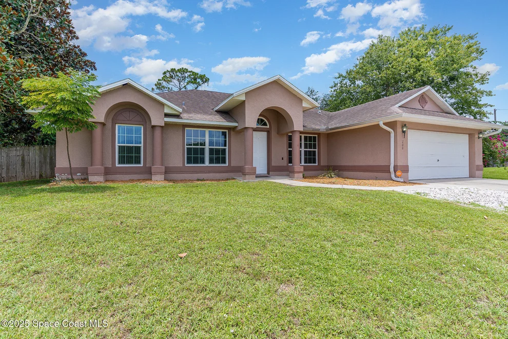 Unit for sale at 200 Casco Court SE, Palm Bay, FL 32909
