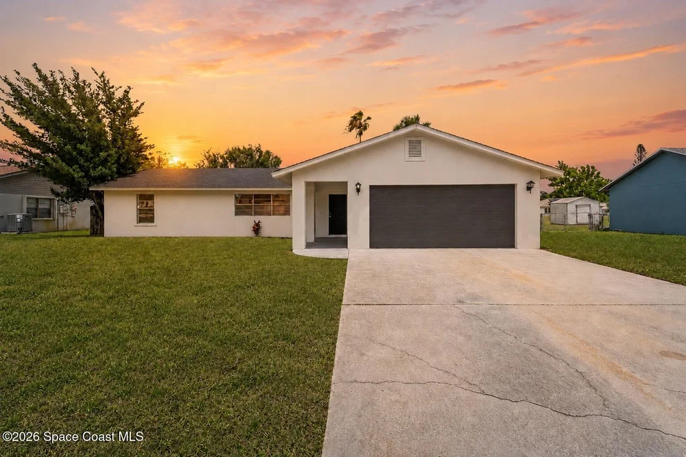 Unit for sale at 901 Grandeur Street SE, Palm Bay, FL 32909