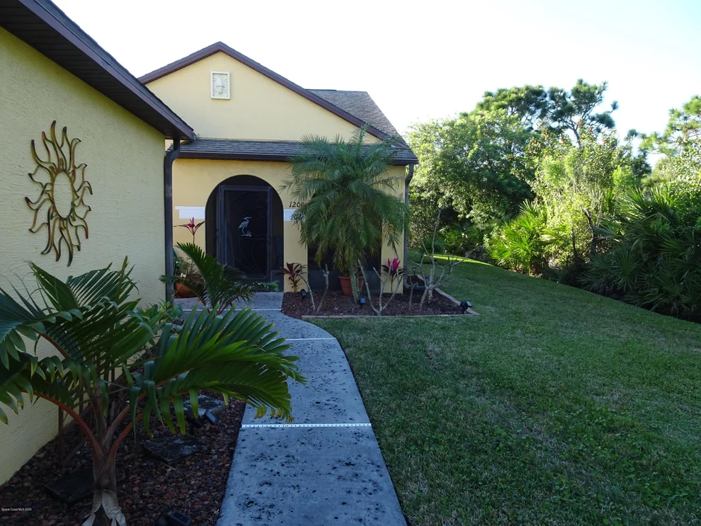 Unit for sale at 1200 Luminary Circle, Melbourne, FL 32901