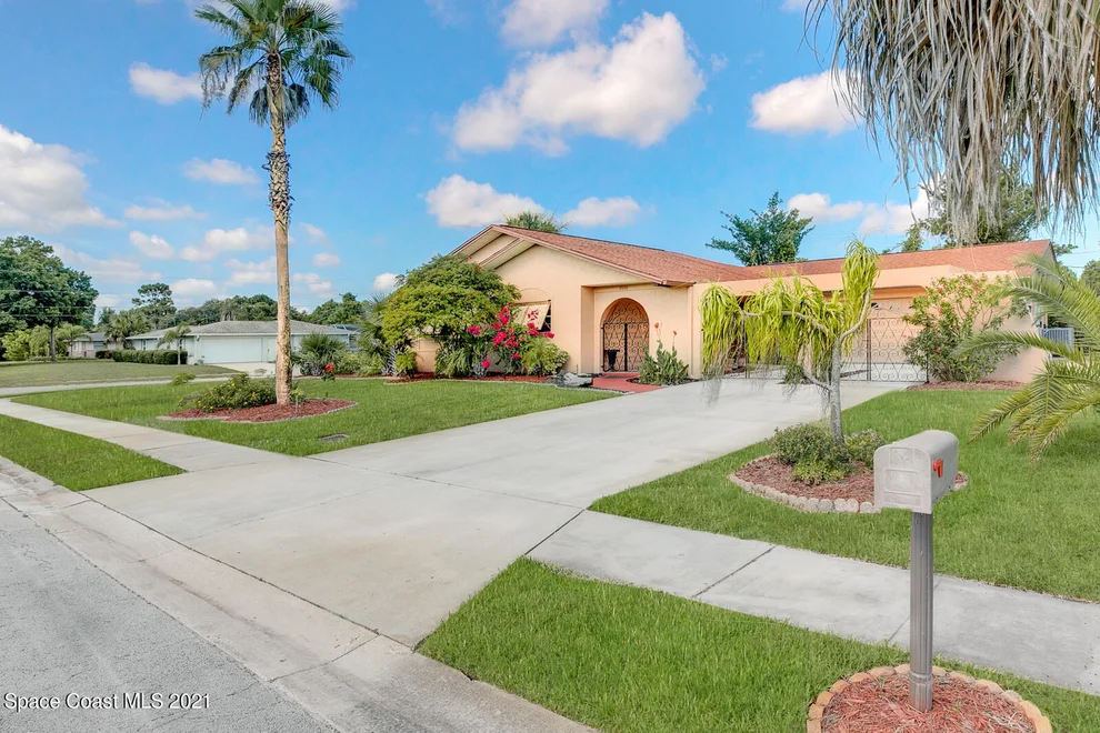 Unit for sale at 2600 Lewis Street, Melbourne, FL 32901