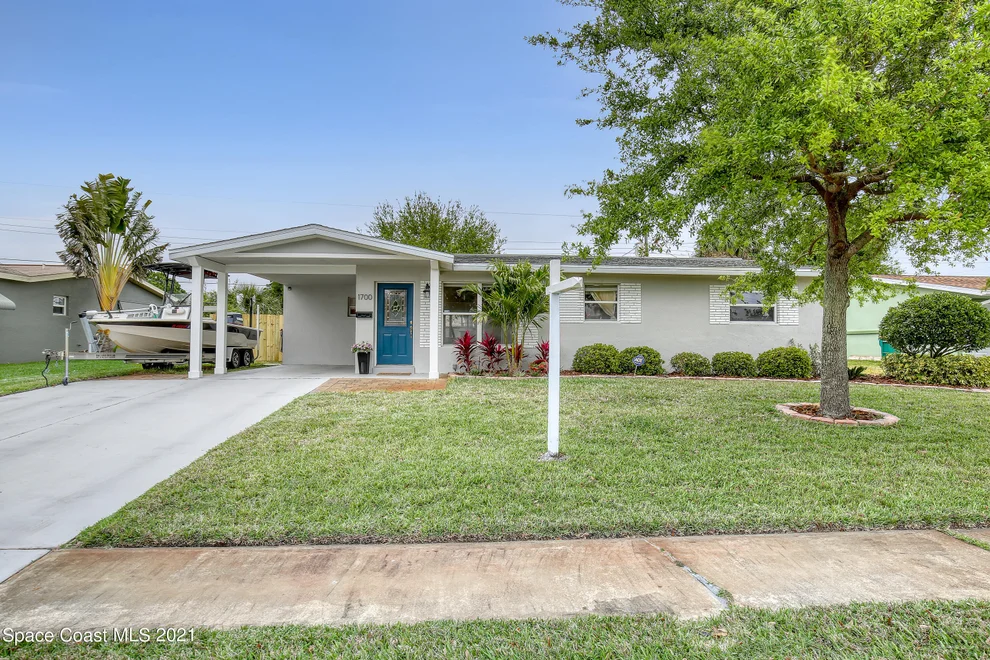 Unit for sale at 1700 N Cadillac Circle N, Melbourne, FL 32935