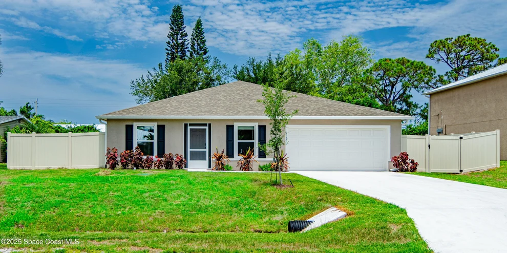 Unit for sale at 1580 Eastlake Lane, Sebastian, FL 32958