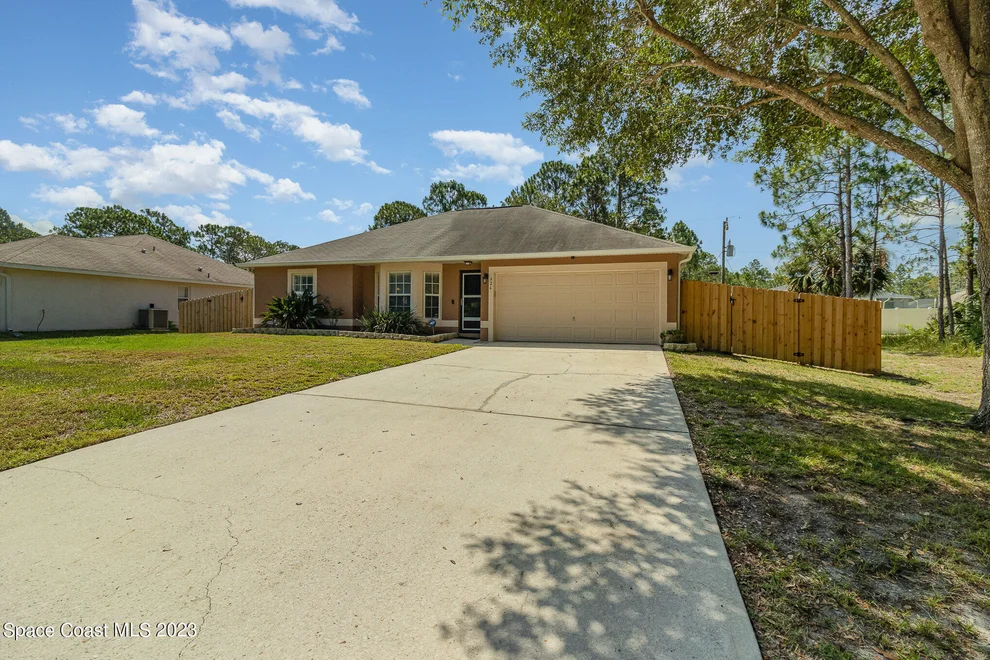 Unit for sale at 626 Gagnon Street SE, Palm Bay, FL 32909