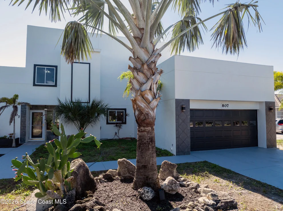 Unit for sale at 807 W Central Boulevard, Cape Canaveral, FL 32920