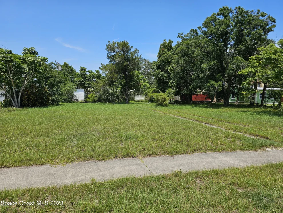 Unit for sale at 208 E Avenue D, Melbourne, FL 32901