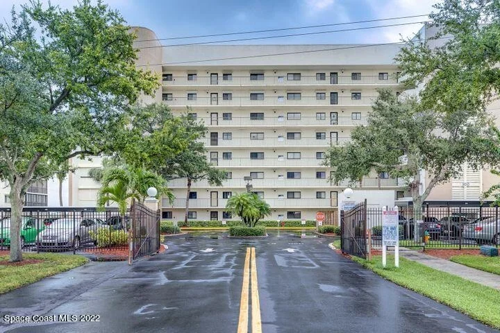 Unit for sale at 300 S Sykes Creek Parkway, Merritt Island, FL 32952