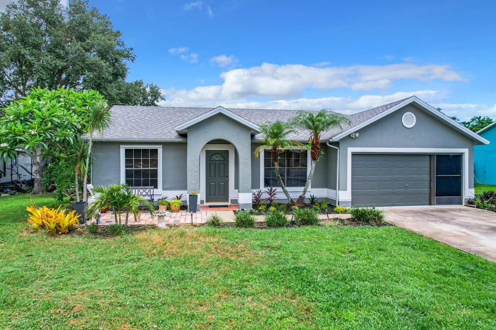 Unit for sale at 909 Lyons Circle NW, Palm Bay, FL 32907