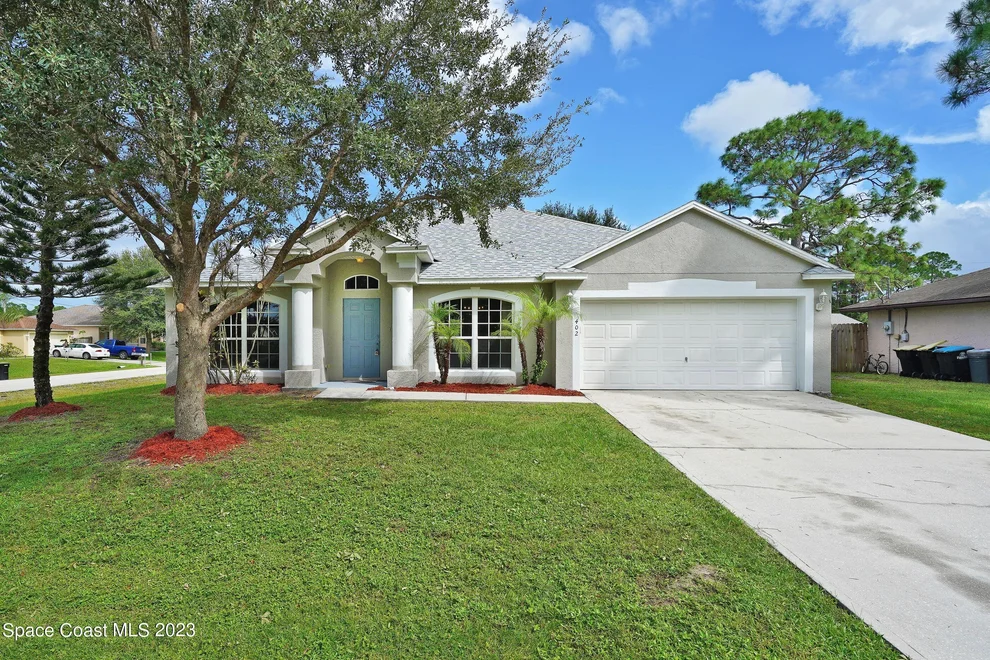 Unit for sale at 402 Australian Road NW, Palm Bay, FL 32907