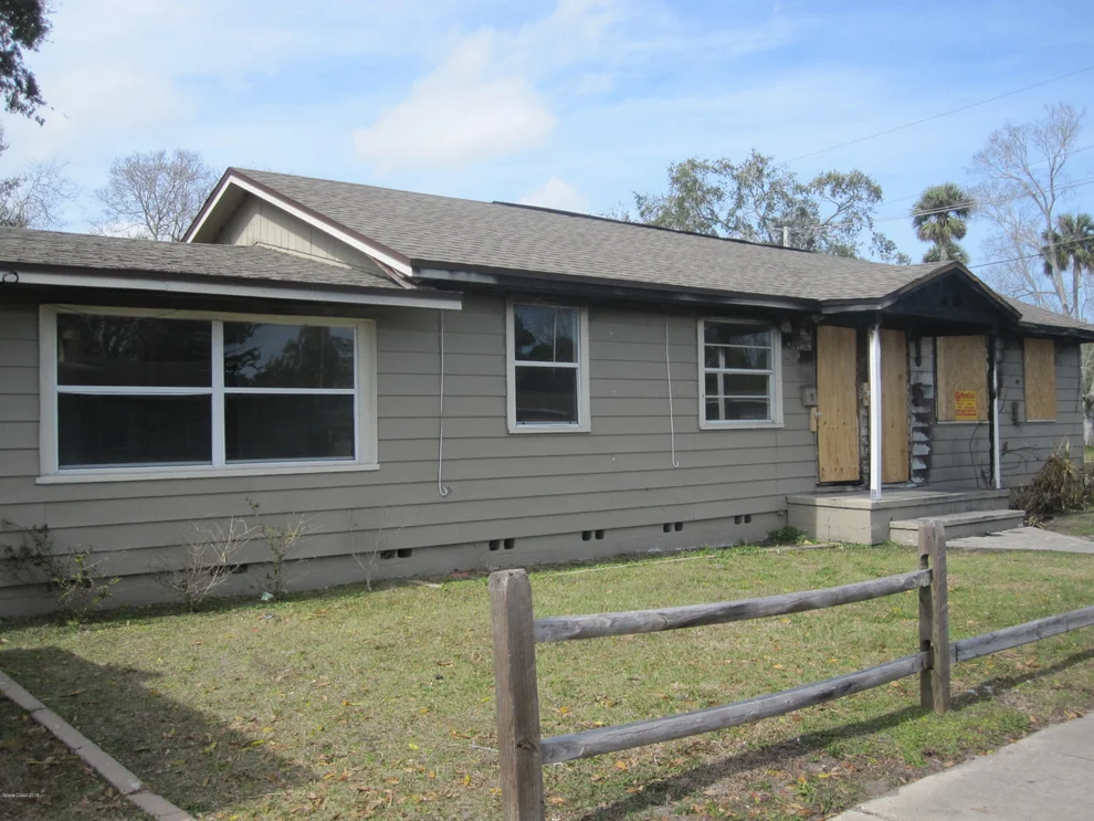 Unit for sale at 514 S Grannis Avenue, Titusville, FL 32796