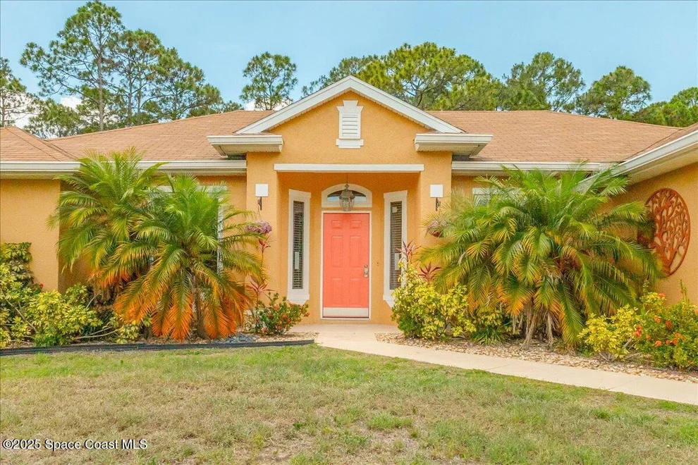 Unit for sale at 1550 Holcomb St Nw Street, Palm Bay, FL 32907