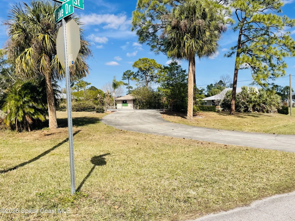 Unit for sale at 702 Lake Drive, Sebastian, FL 32958