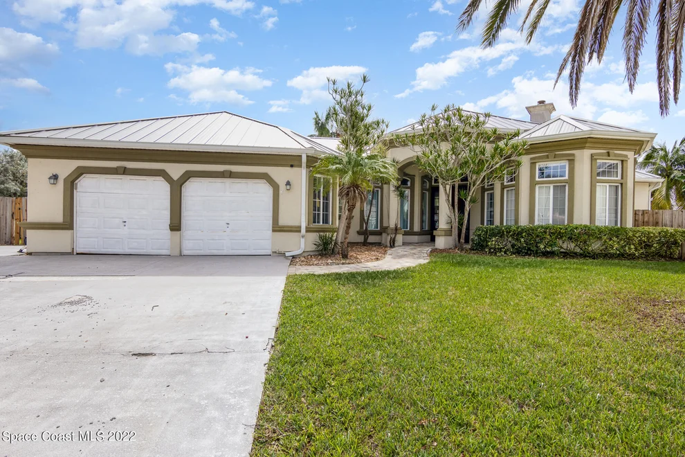Unit for sale at 610 Rio Pino N, Melbourne, FL 32903