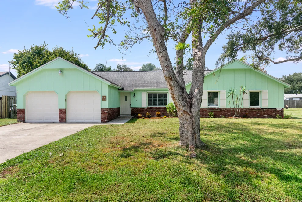 Unit for sale at 176 Oakcrest Avenue NE, Palm Bay, FL 32907