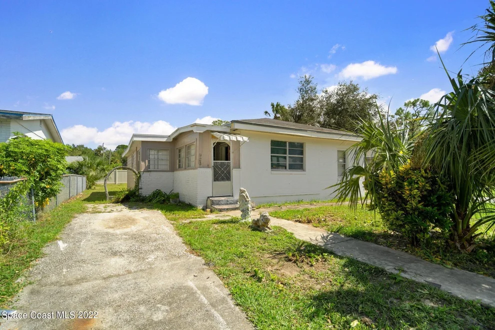 Unit for sale at 923 M.L.K. Boulevard S, Daytona Beach, FL 32114