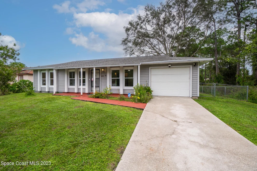 Unit for sale at 691 De Groodt Road SW, Palm Bay, FL 32908