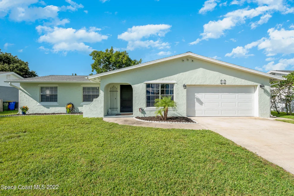 Unit for sale at 951 Sandlewood Lane, Rockledge, FL 32955