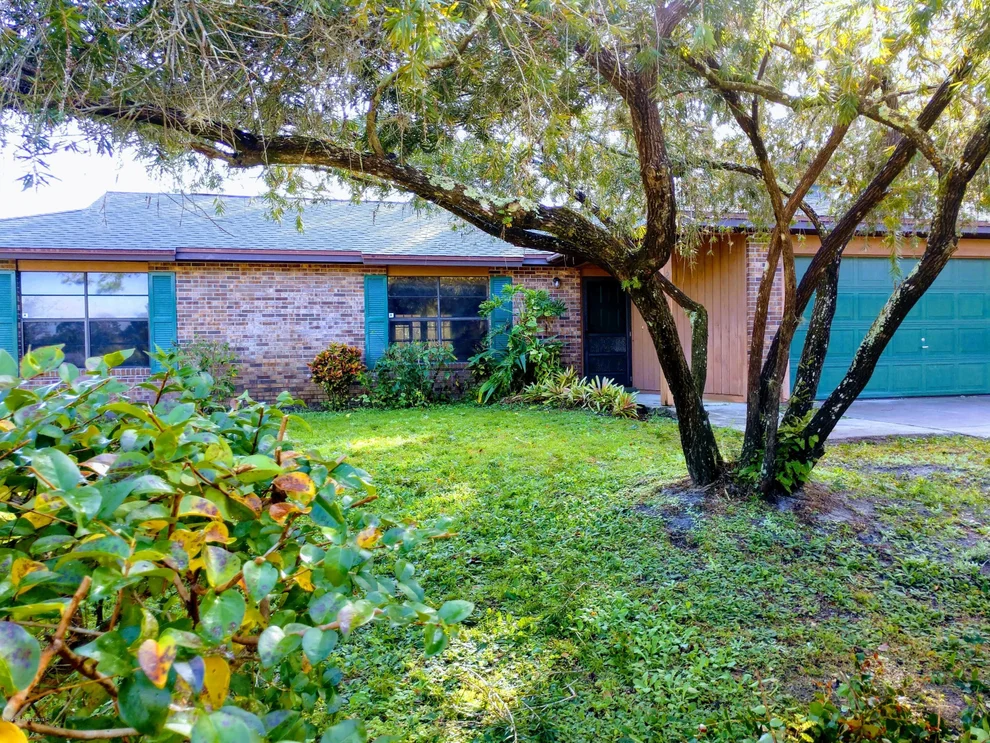 Unit for sale at 239 NW Alegriano Road NW, Palm Bay, FL 32907