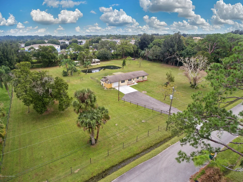 Unit for sale at 324 NW Valencia Road, Melbourne, FL 32904