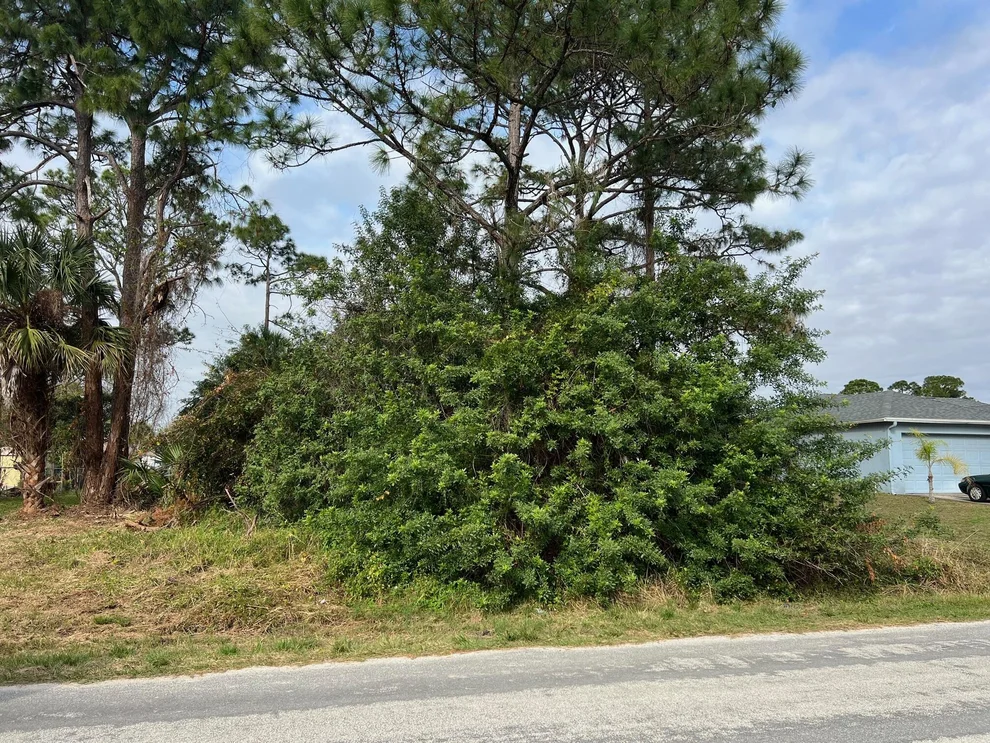 Unit for sale at 124 Hilton Avenue NW, Palm Bay, FL 32907