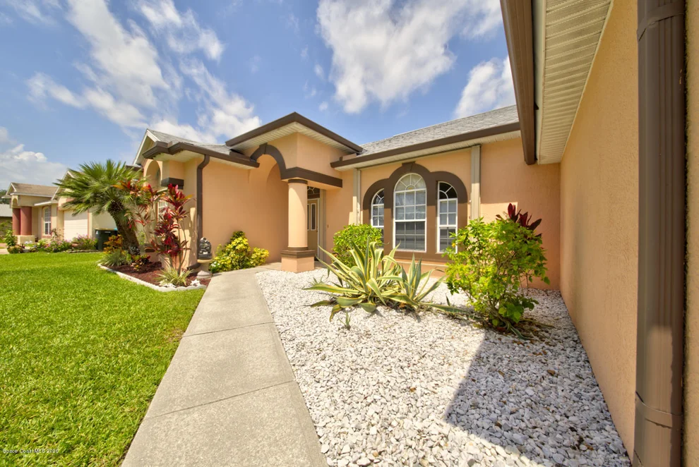 Unit for sale at 581 Raleigh Road SE, Palm Bay, FL 32909