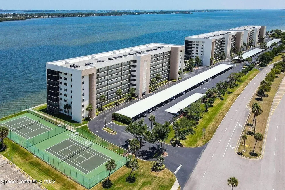 Unit for sale at 300 S Sykes Creek Parkway, Merritt Island, FL 32952
