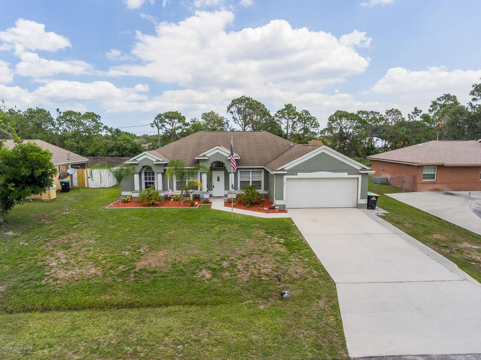 Unit for sale at 147 Chestnut Avenue NE, Palm Bay, FL 32907
