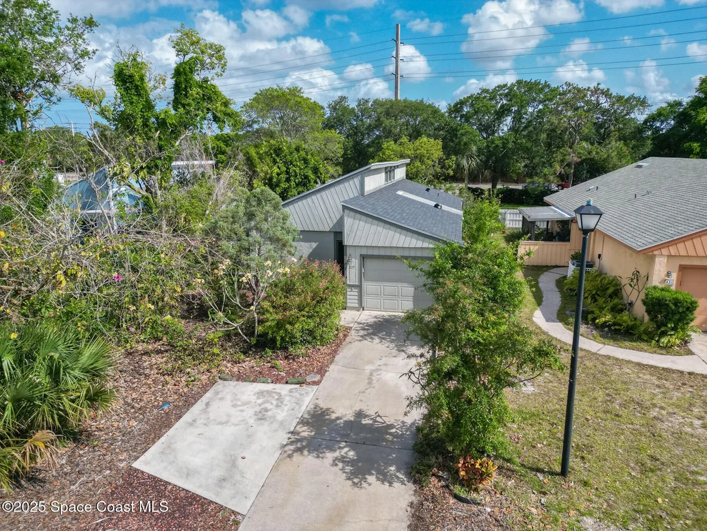 Unit for sale at 425 Willow Tree Drive, Melbourne, FL 32940
