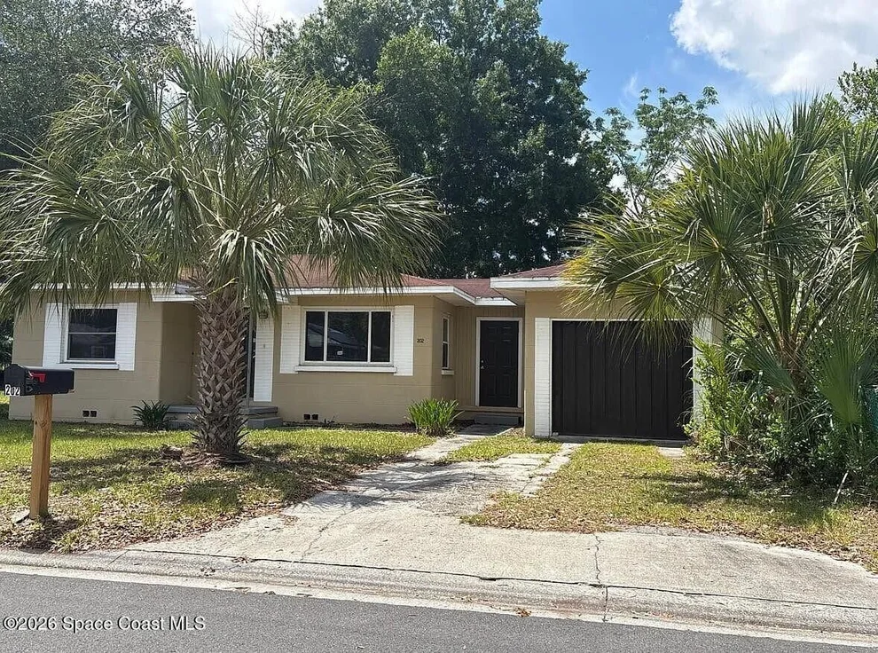 Unit for sale at 202 Avenue P NE, Winter Haven, FL 33881