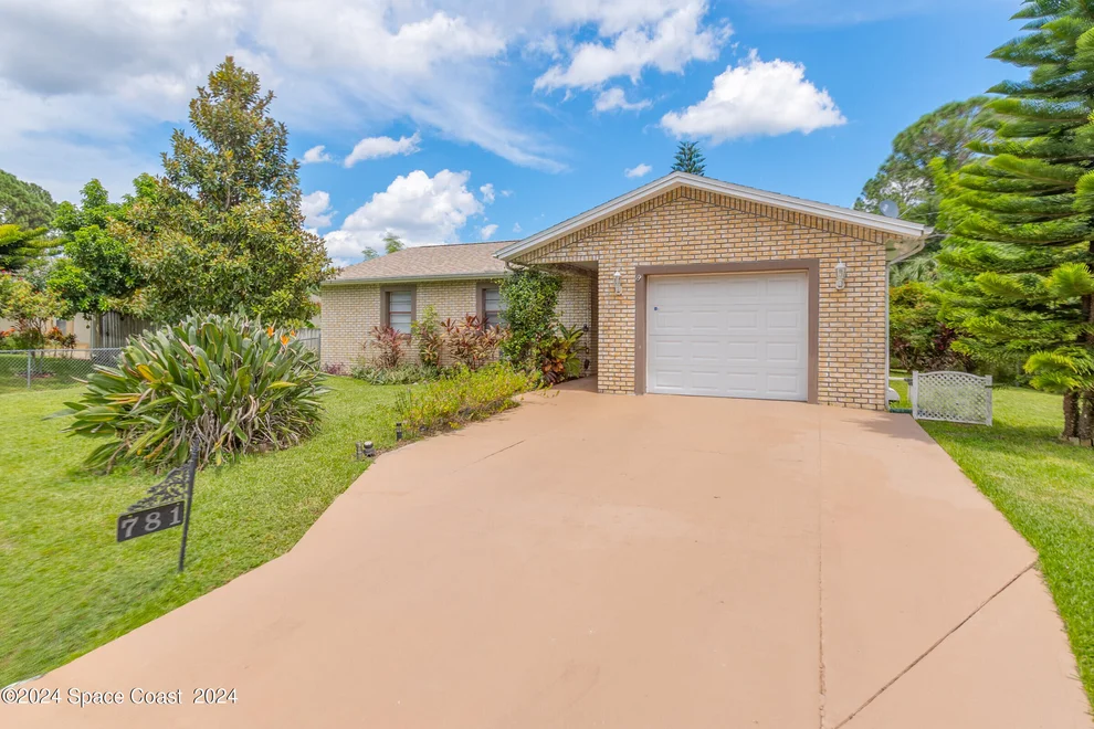 Unit for sale at 781 Aachen Avenue NW, Palm Bay, FL 32907