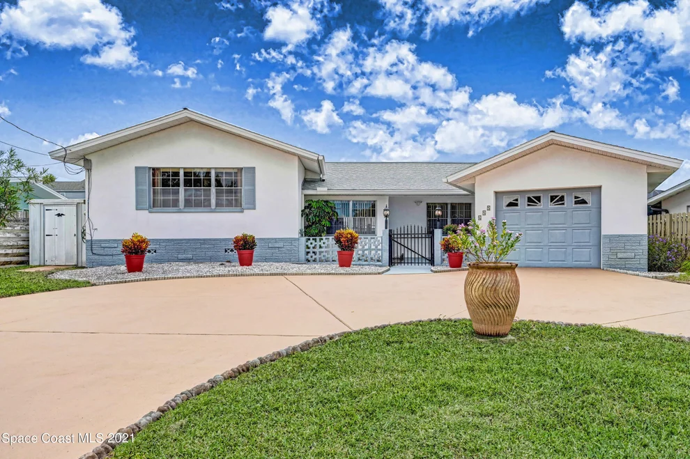 Unit for sale at 645 Needle Boulevard, Merritt Island, FL 32953