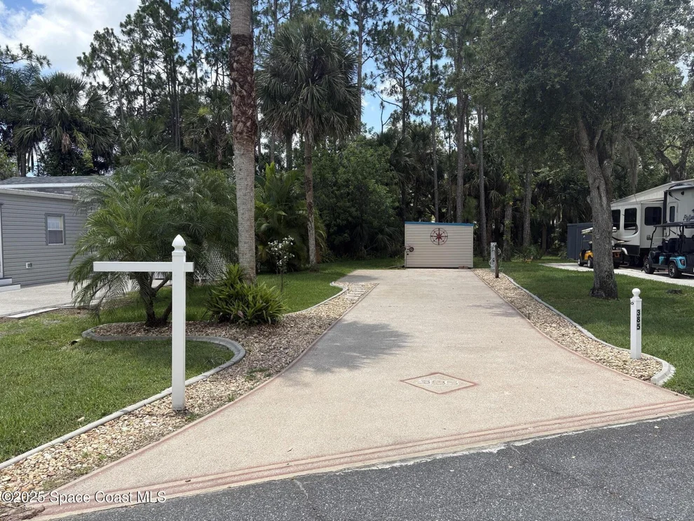 Unit for sale at 385 Oak Cove Road, Titusville, FL 32780