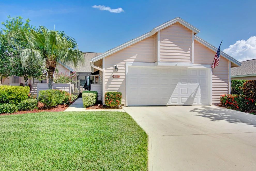 Unit for sale at 865 Ridge Lake Drive, Melbourne, FL 32940