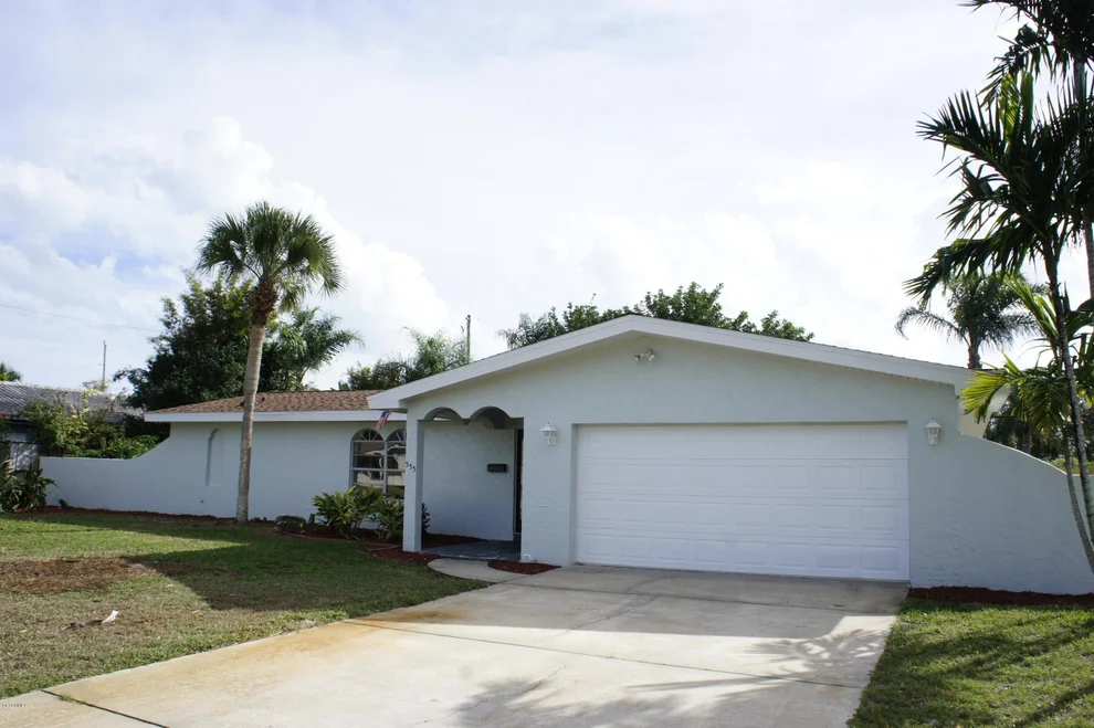 Unit for sale at 555 Sherwood Avenue, Satellite Beach, FL 32937