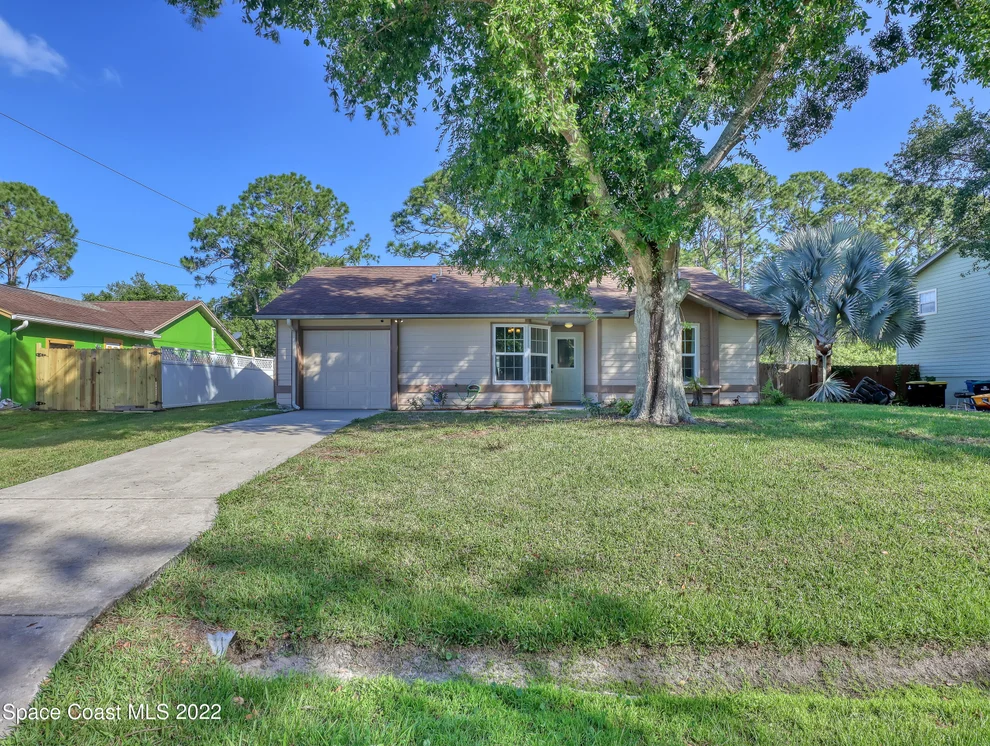 Unit for sale at 484 Warrington Road SW, Palm Bay, FL 32908
