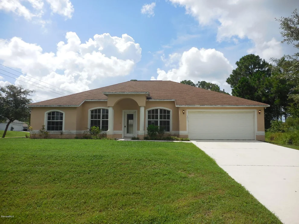 Unit for sale at 301 SE Algiers Avenue, Palm Bay, FL 32909