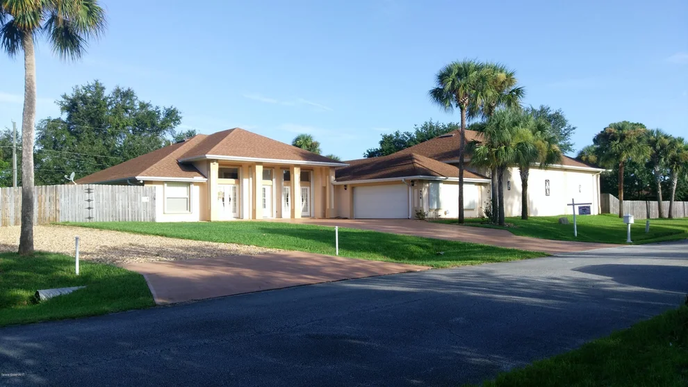 Unit for sale at 956 Nixon Circle NE, Palm Bay, FL 32907
