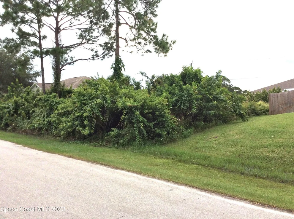 Unit for sale at 516 Fredericksburg Street SW, Palm Bay, FL 32908