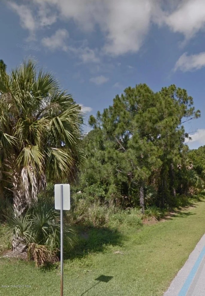 Unit for sale at 734 Rolling Hill Drive, Sebastian, FL 32958