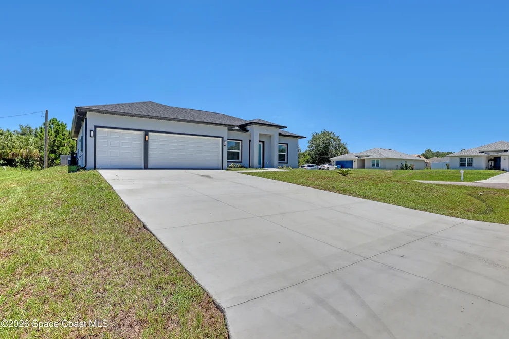 Unit for sale at 601 Yardley Street SW, Palm Bay, FL 32908