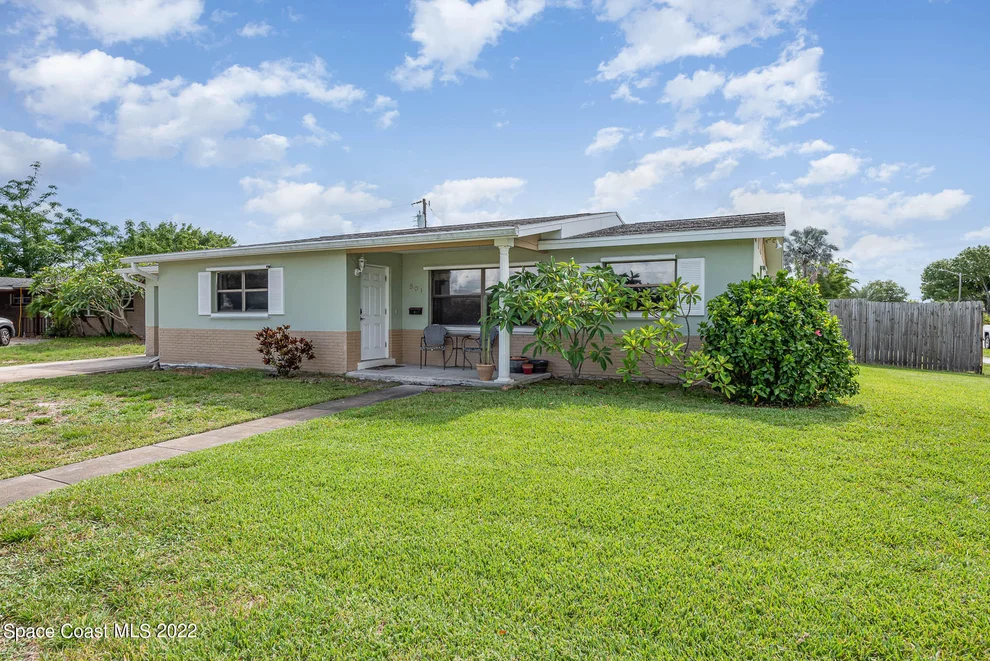 Unit for sale at 501 Oxford Avenue, Melbourne, FL 32935