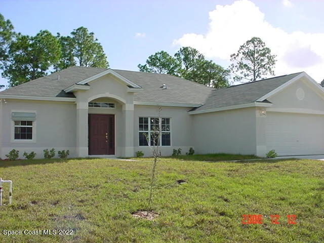 Unit for sale at 565 White Plains Avenue SW, Palm Bay, FL 32908